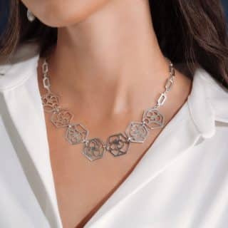 Sterling silver necklace with flower motifs