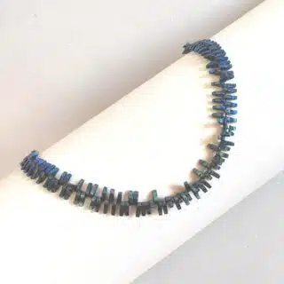 سلسلة من الهيماتيت. الملون