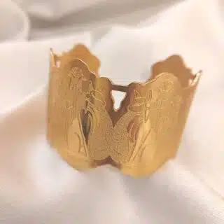 اسورة من النحاس. طلاء. دهب