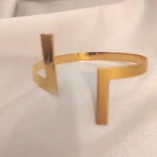 اسورة من النحاس. طلاء. دهب