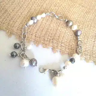 انسيال من اللولي. الملون