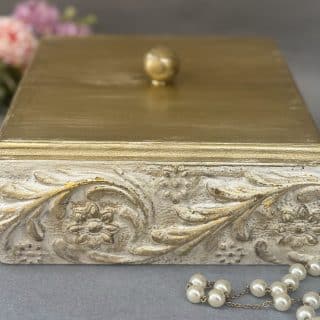 Candy box in gold