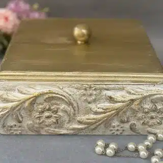 Candy box in gold