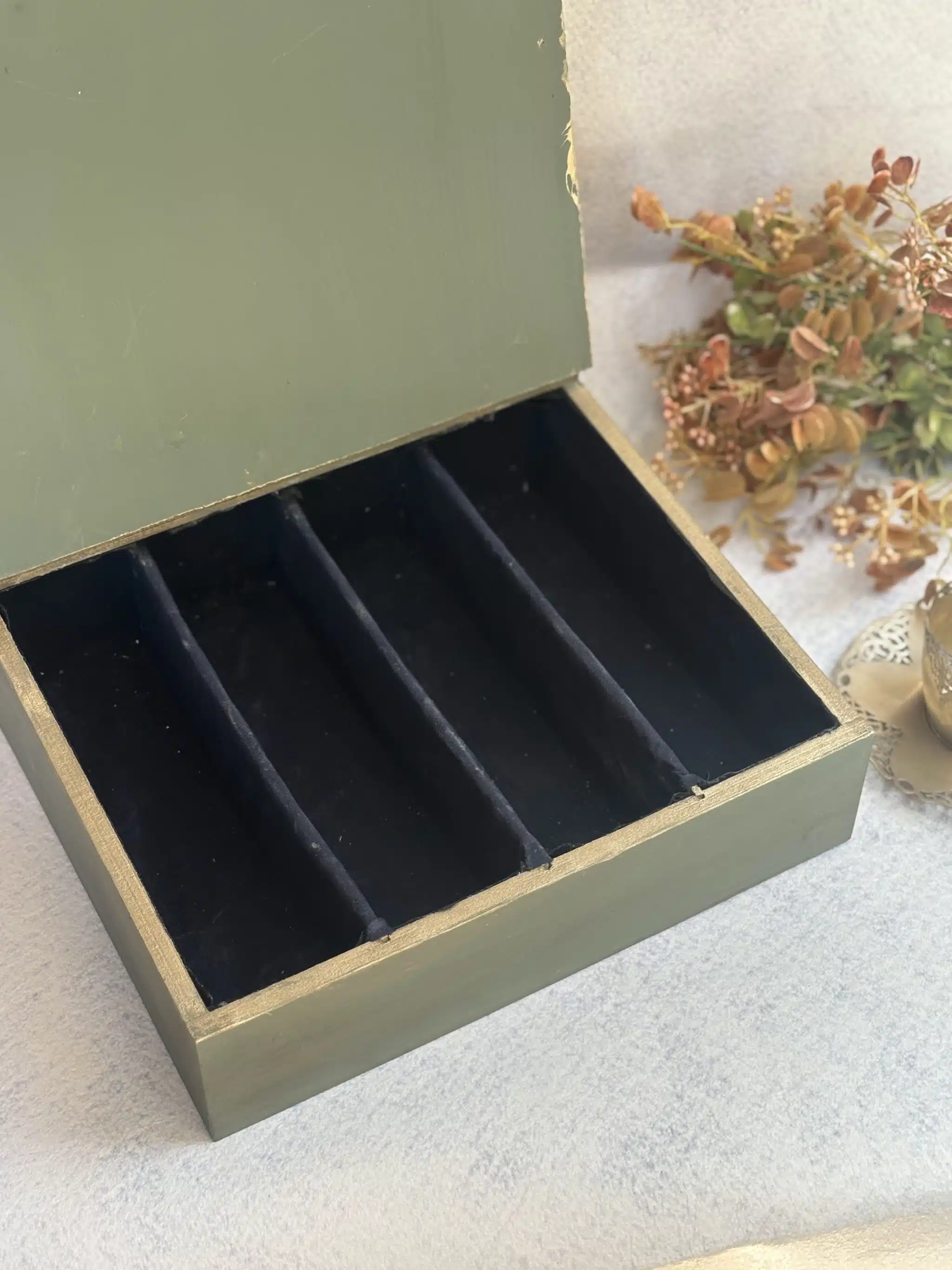 Antique cutlery box 3 A vintage cutlery box