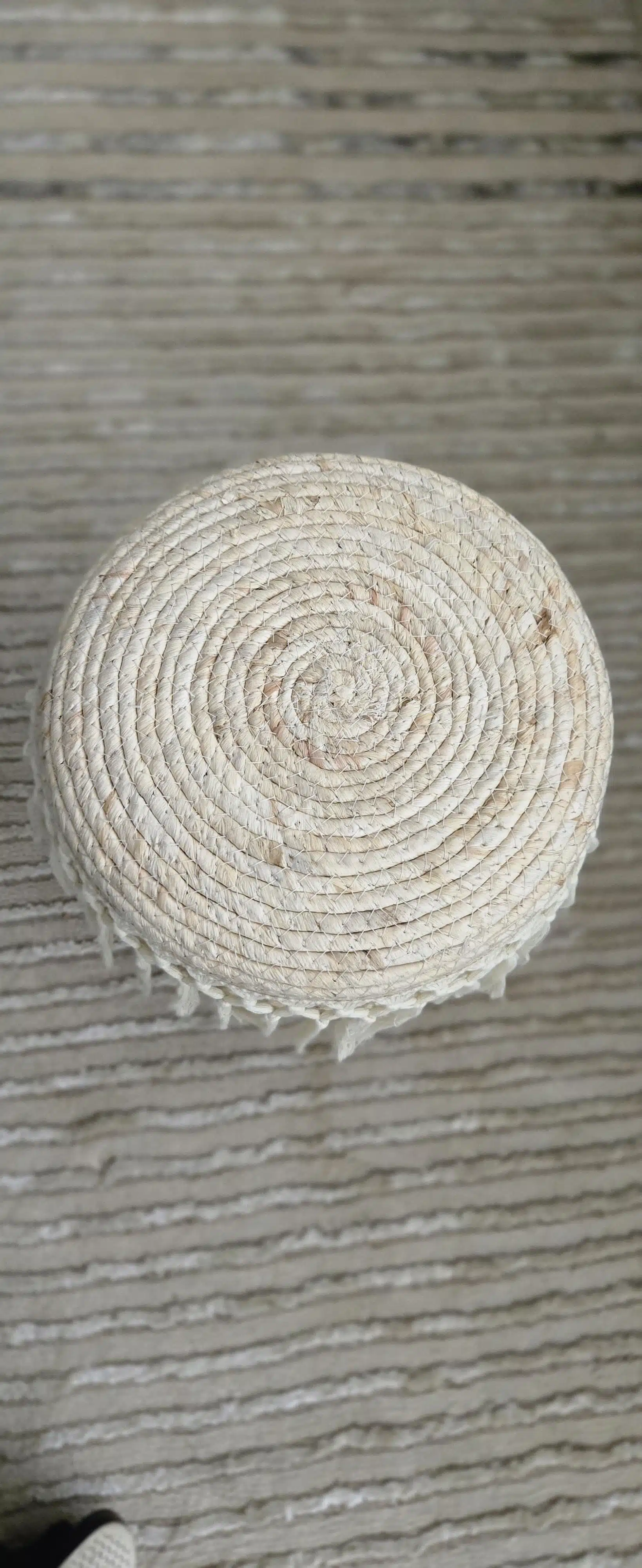 Natural Seagrass Pouffe - cozy chair 4 Natural Seagrass Pouffe 04 scaled