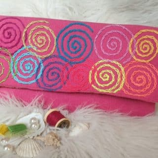 Circle color clutche