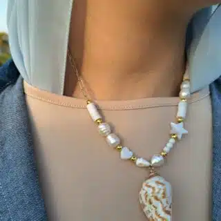 White shell necklace