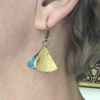 Double face pyramid earrings