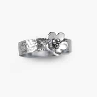 Medium Flower Band Ring