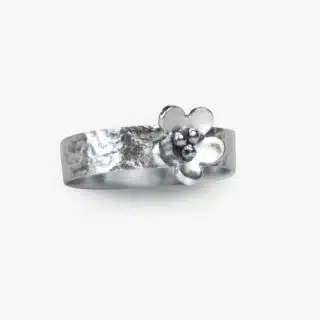 Medium Flower Band Ring