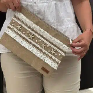 Beige star fish clutch