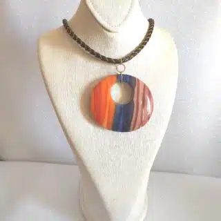 دلاية وسلسلة من الجلد)