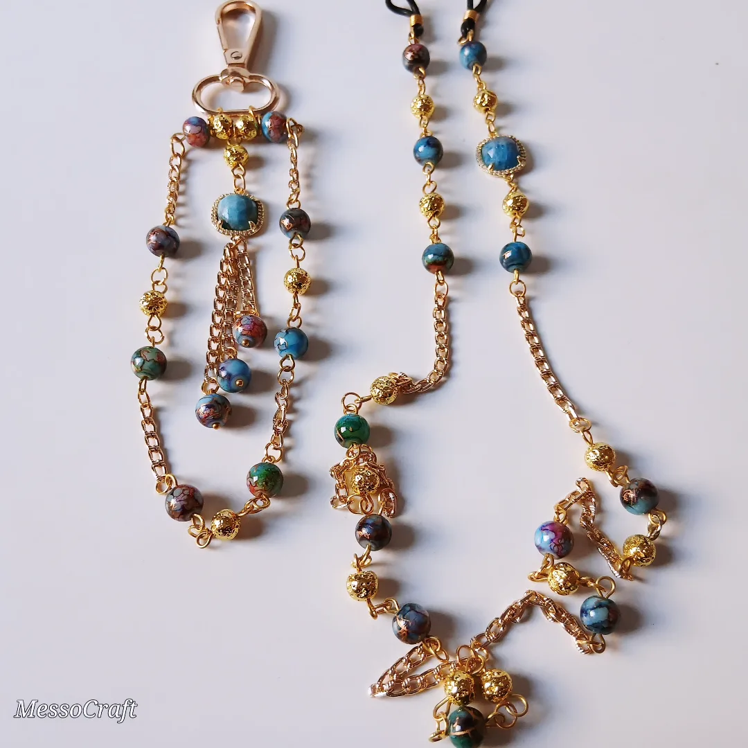 New Arrivals 45 A multicolour alabaster and apatite stones set of 2