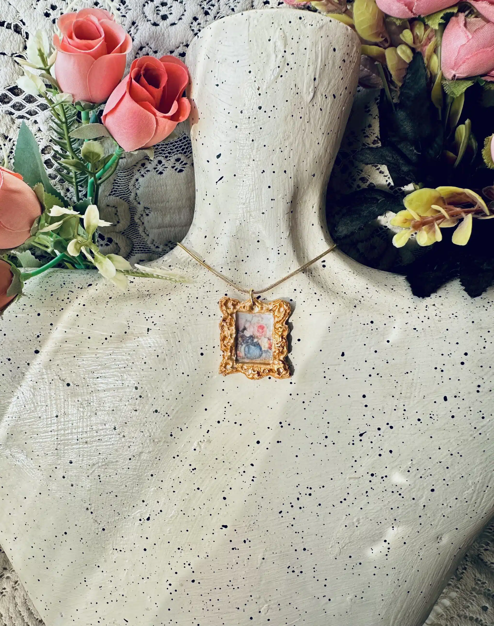 Vintage frame Necklaces 6 IMG 3395 scaled