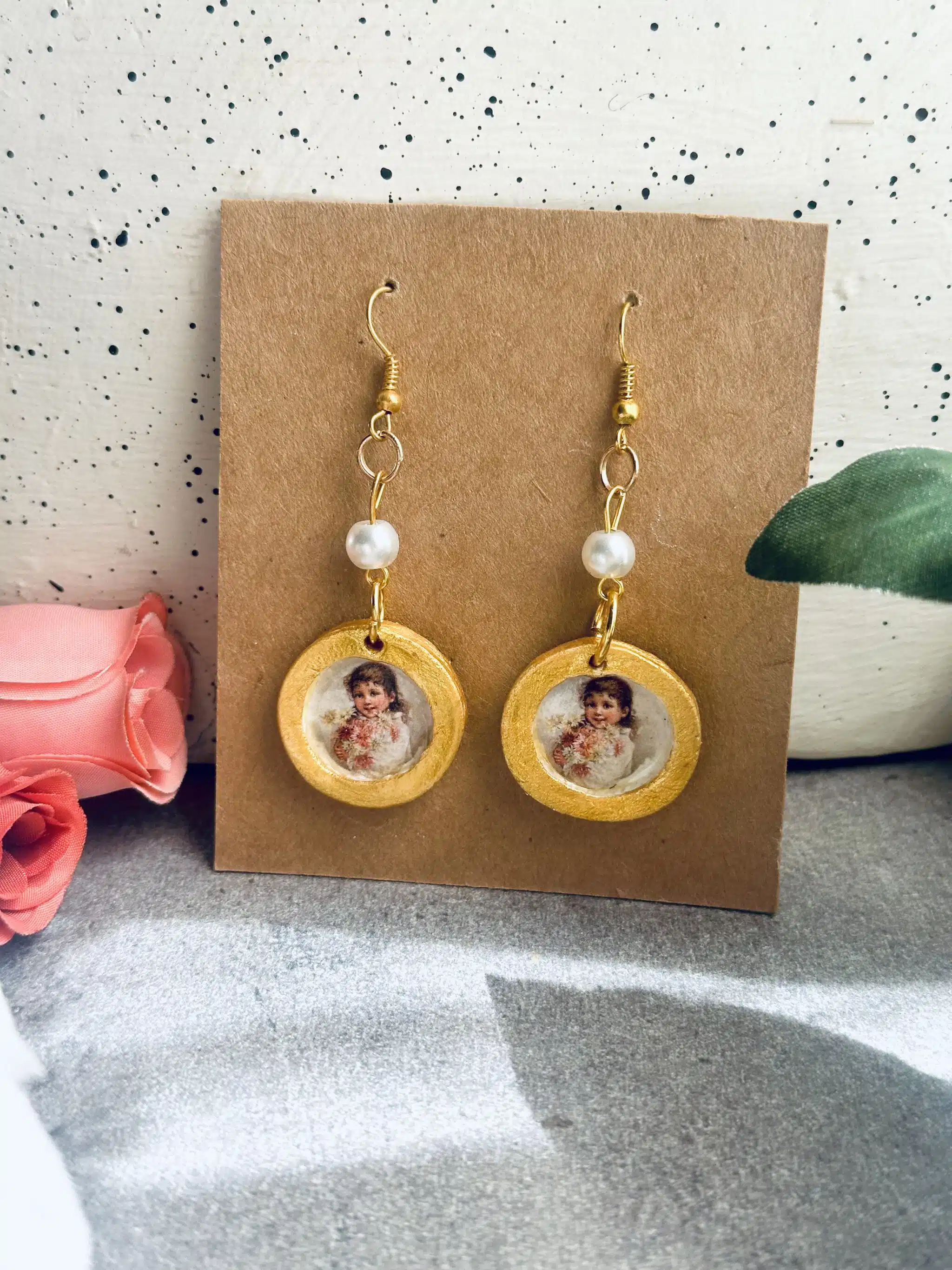 A Girl With Roses Vintage Earring 2 IMG 6019 1 scaled