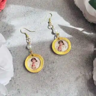 A Girl With Roses Vintage earring