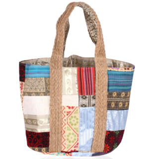 Sandsational Style: Tale of Threads Beach Bag