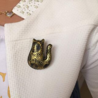 Cat brooch