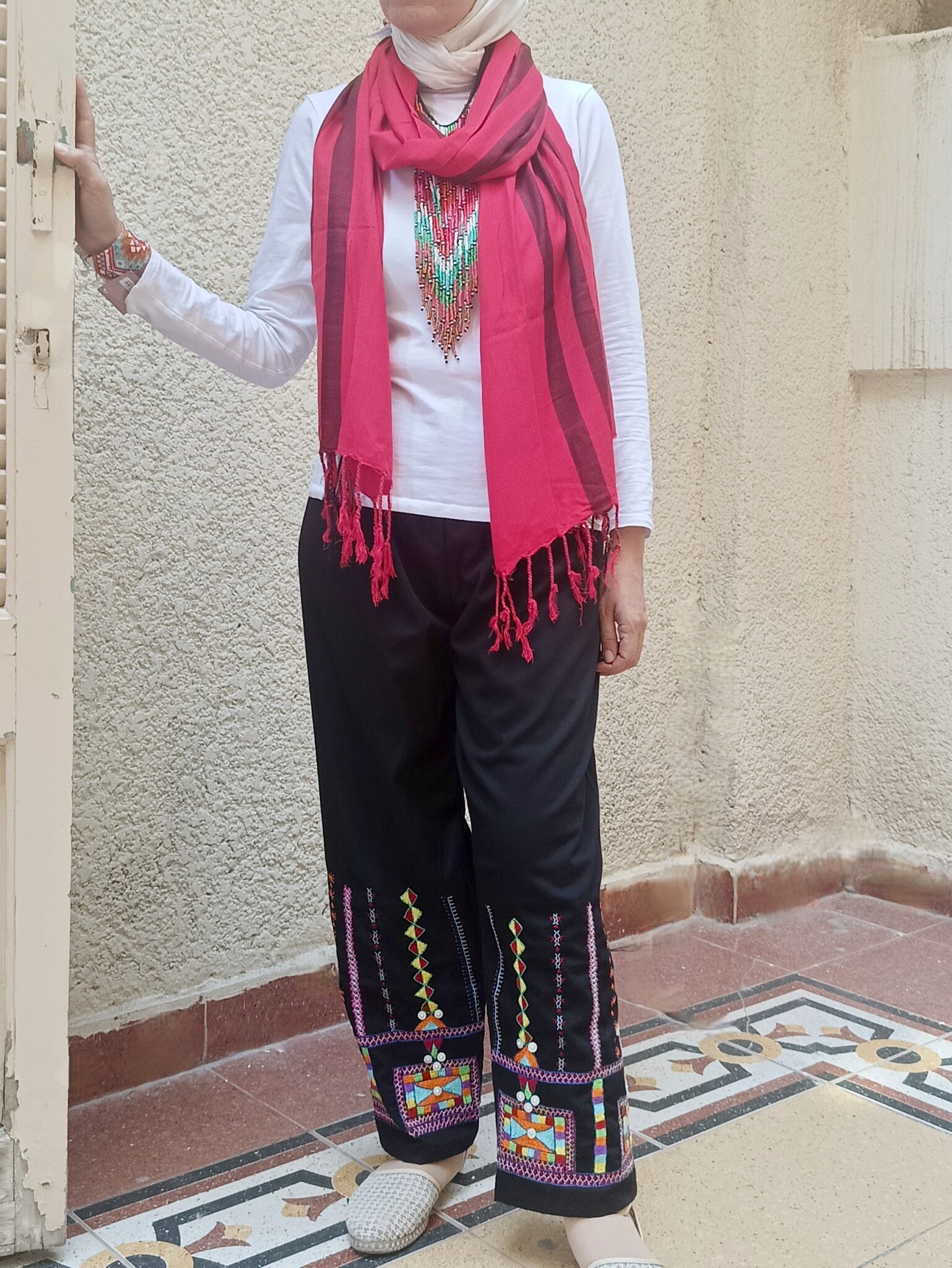 بنطلون اسود تطريز سيوة 2 اسود2 scaled